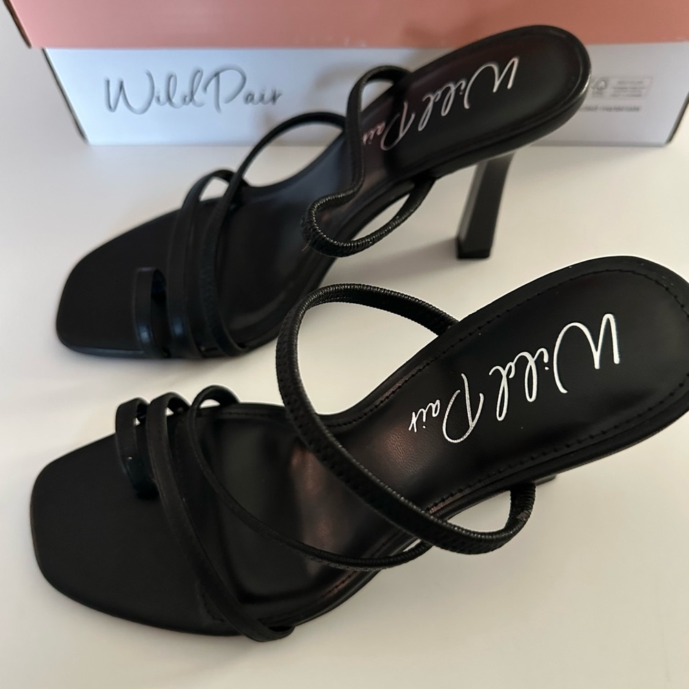 Wild Pair Elegant Black Strappy Heels - Picture 2 of 4